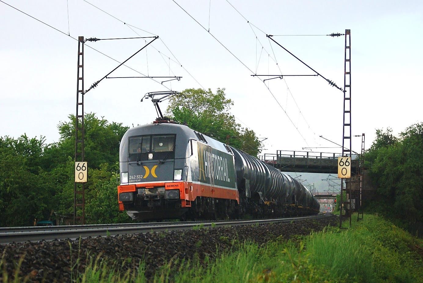 Liquid bulk tanker wagon